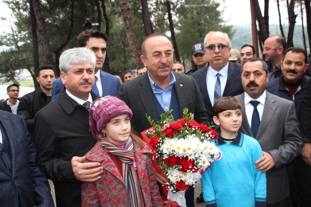 Bakan Çavuşoğlu: "Fırat\'ın Doğusundaki O Teröristleri de O Bölgeden Temizleyeceğiz"