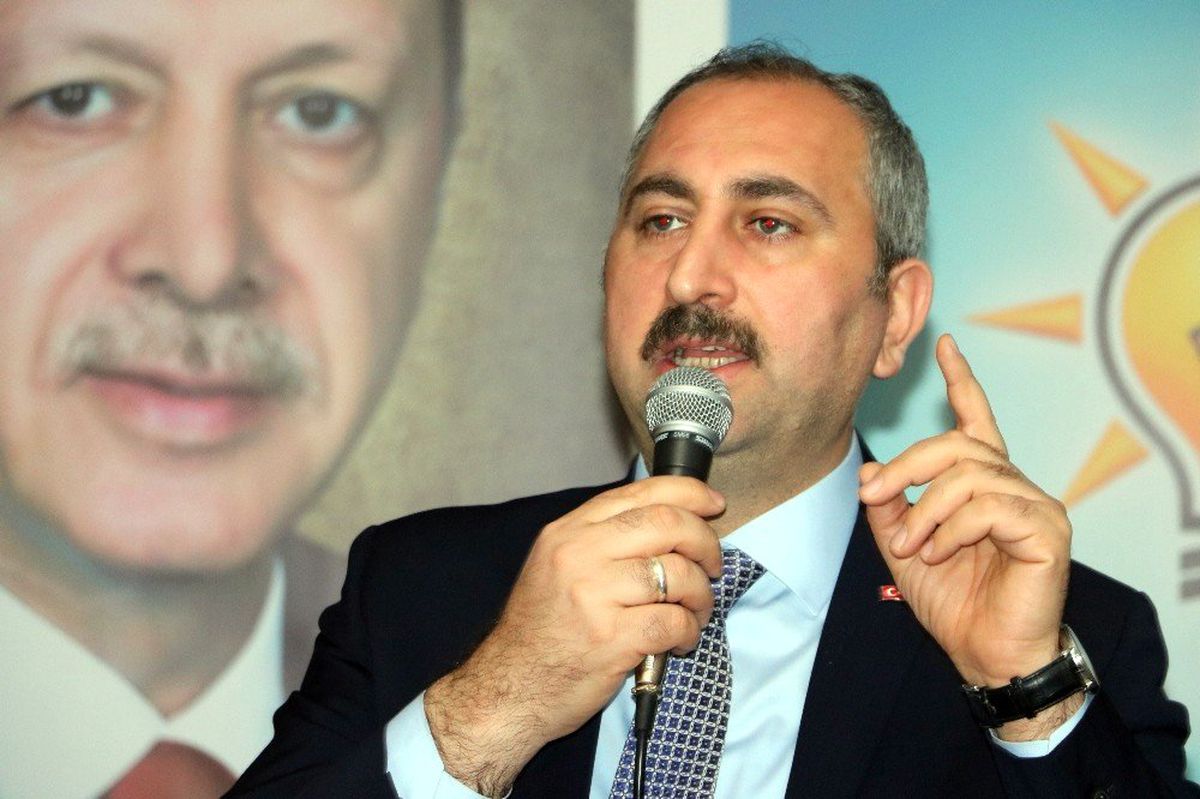 Bakan Gül: "Fetö\'nün Şişirdiği, İpini Kandil\'e Verdiği Bu Balonu 31 Mart\'ta Sarıkaya Patlatacak"