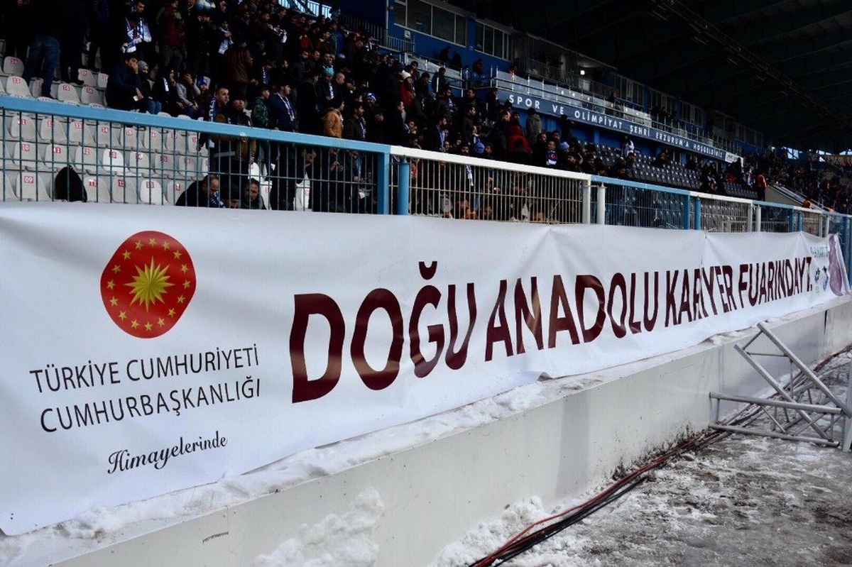 Bb Erzurumspor - Galatasaray Maçında Dkf\'19 Pankartı