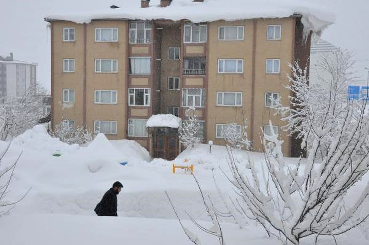 Bitlis\'te Eğitime Kar Engeli
