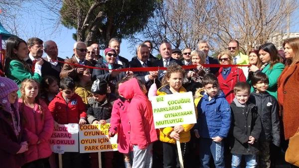 Burhaniye\'de Şehit Astsubay Ahmet Çelik\'in Adının Verildiği Park Açıldı