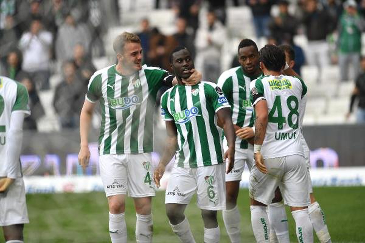 Bursaspor\'da Gol Yükünü Orta Alan Oyuncuları Sırtlıyor