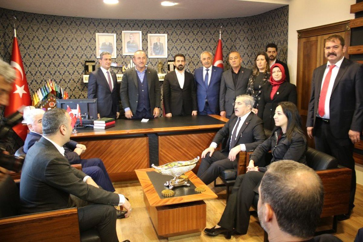 Çavuşoğlu\'dan Avusturya\'nın "Bozkurt İşareti" Kararına Tepki