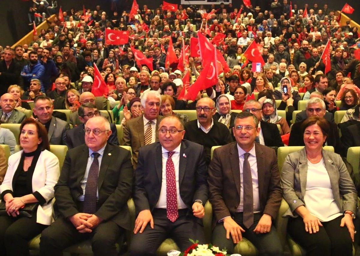 CHP Grup Başkanvekili Özgür Özel Yalova\'da