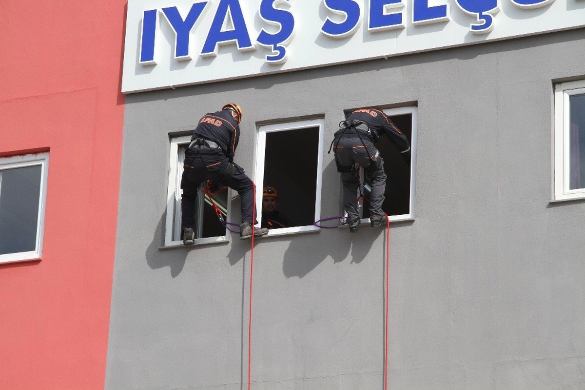 Deprem Tatbikatında Görünmez Kaza