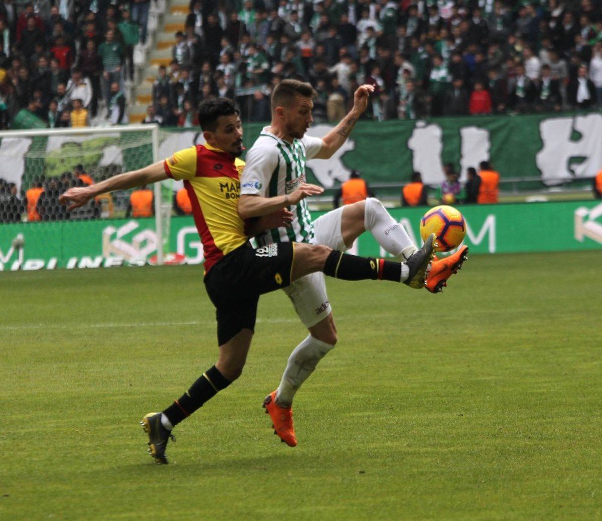Göztepe Işığı Yaktı