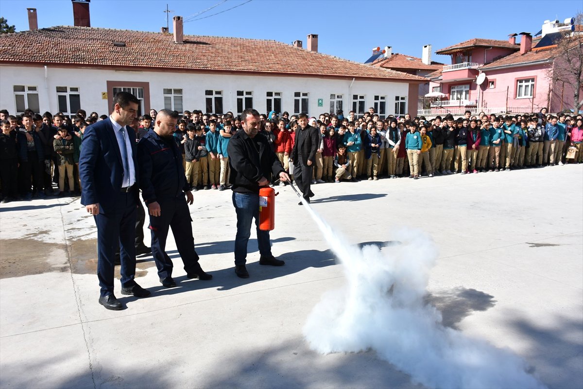 Gümüşhacıköy\'de Deprem ve Yangın Tatbikatı