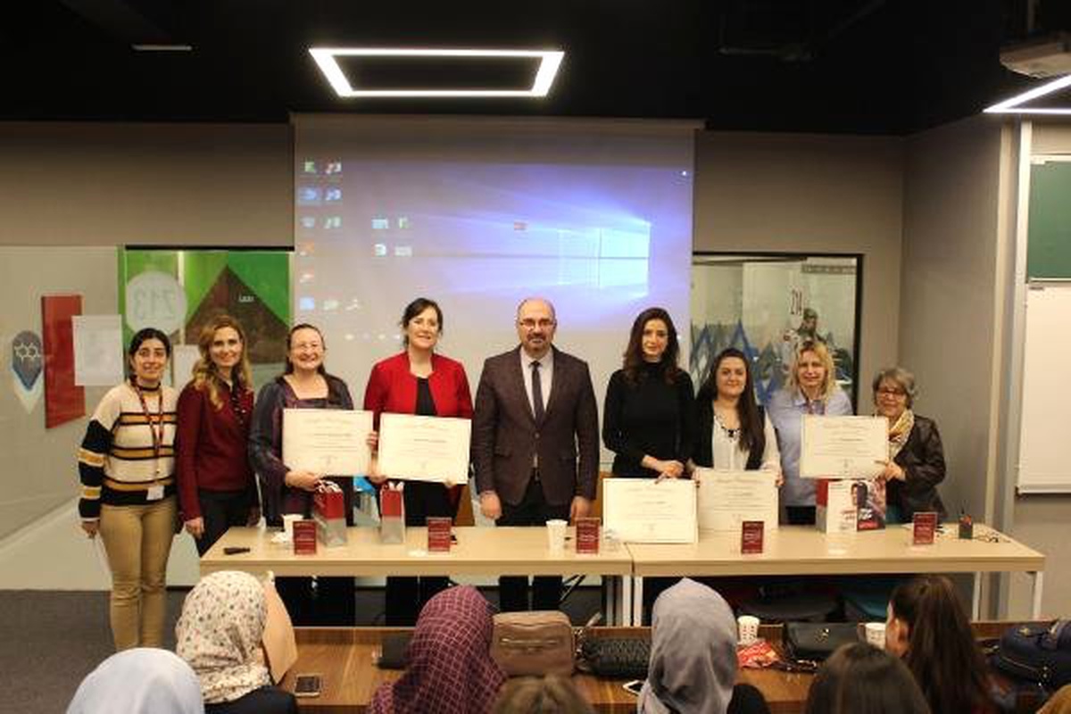 Her Vatandaş Halk Kütüphanesine Üye Olmalı