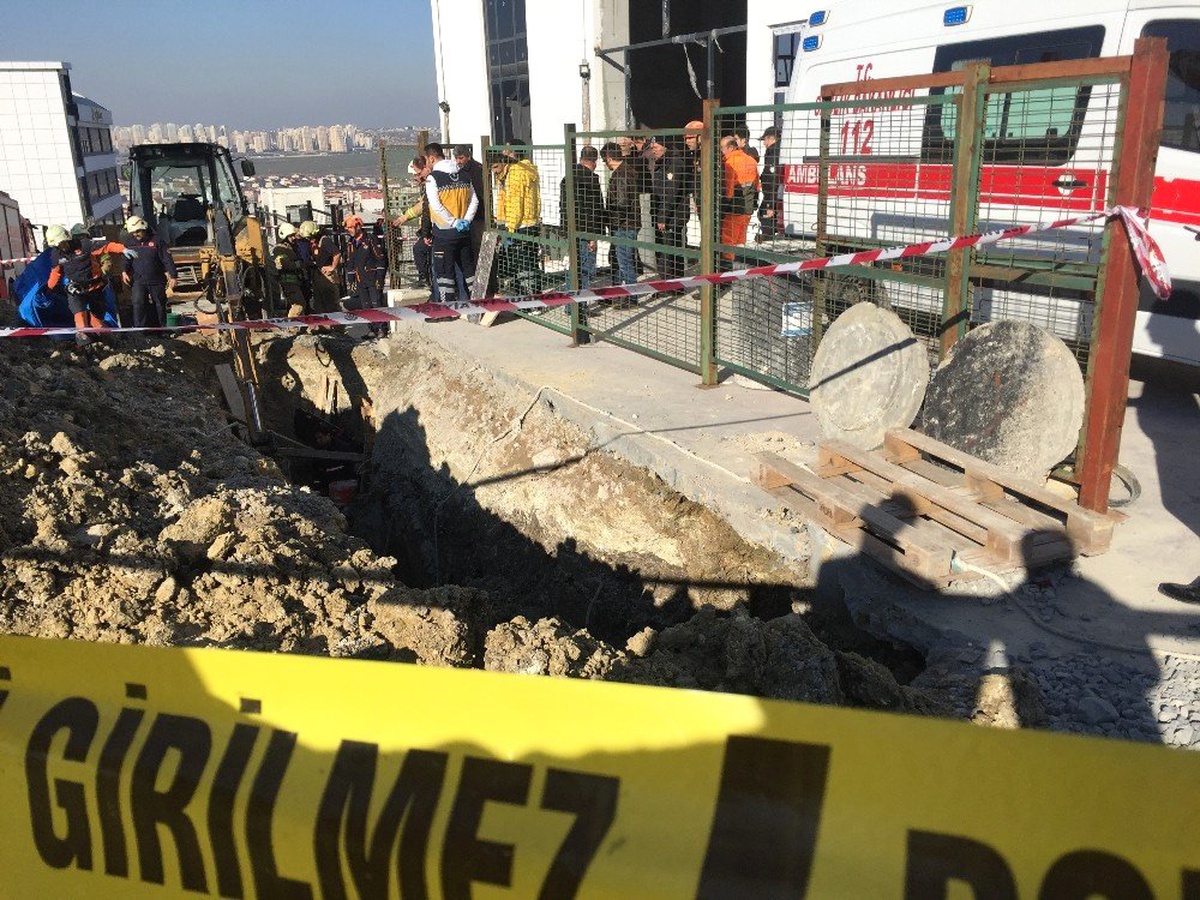 Kanalizasyon Çalışmasında Göçük Altında Kalan İşçi Feci Şekilde Can Verdi