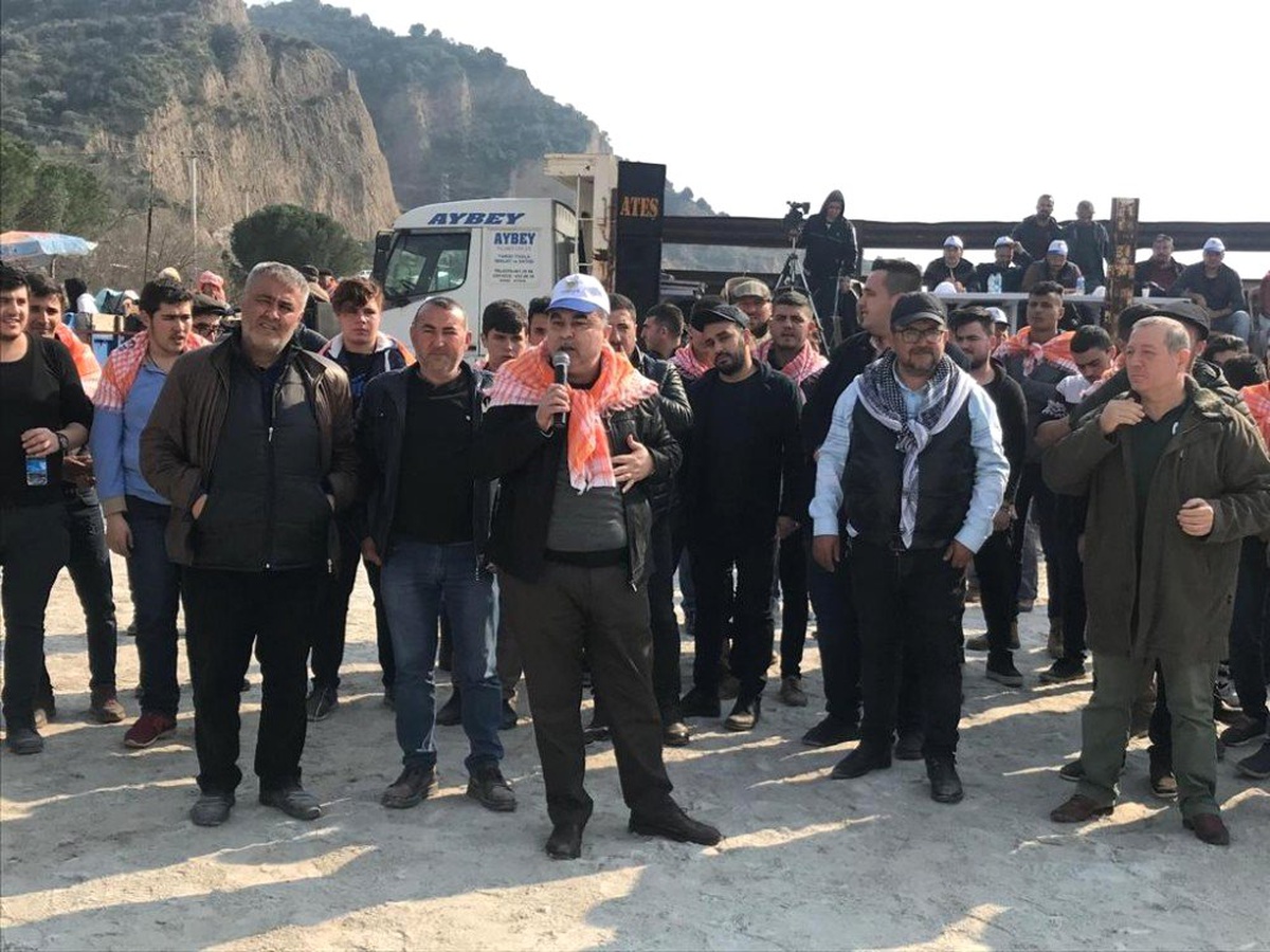 Köşk Belediyesi 10. Geleneksel Deve Güreşi Festival Renkli Geçti
