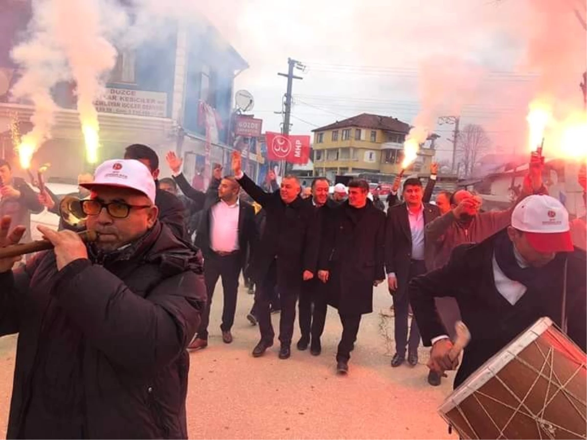 MHP\'li Başkan Adayı Bıyık Başkan Gibi Karşılandı