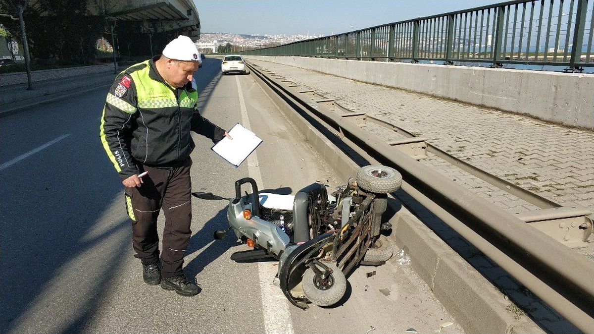 Otomobil Engelli Aracına Çarptı: 1 Yaralı