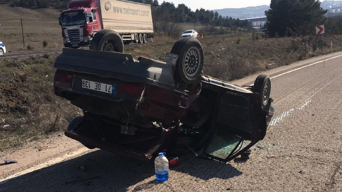Otomobil ile Çekici Çarpıştı: 1\'i Çocuk 5 Yaralı