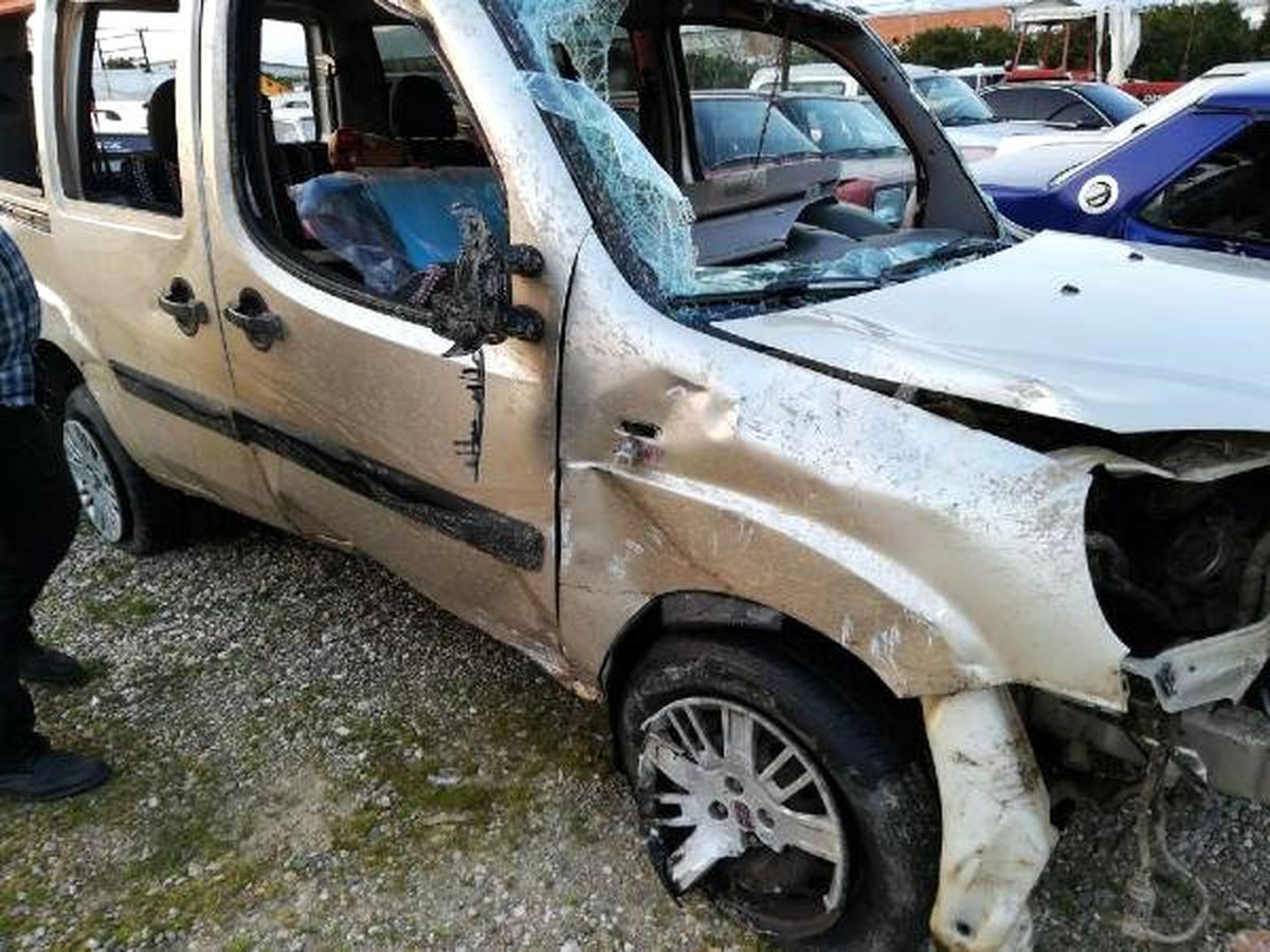 Otomobil Şarampoye Devrildi: 1 Bebek Öldü, 4 Yaralı