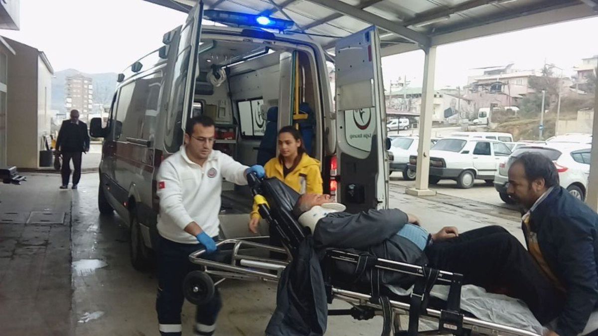 Otomobiller Çarpıştı: 1 Yaralı