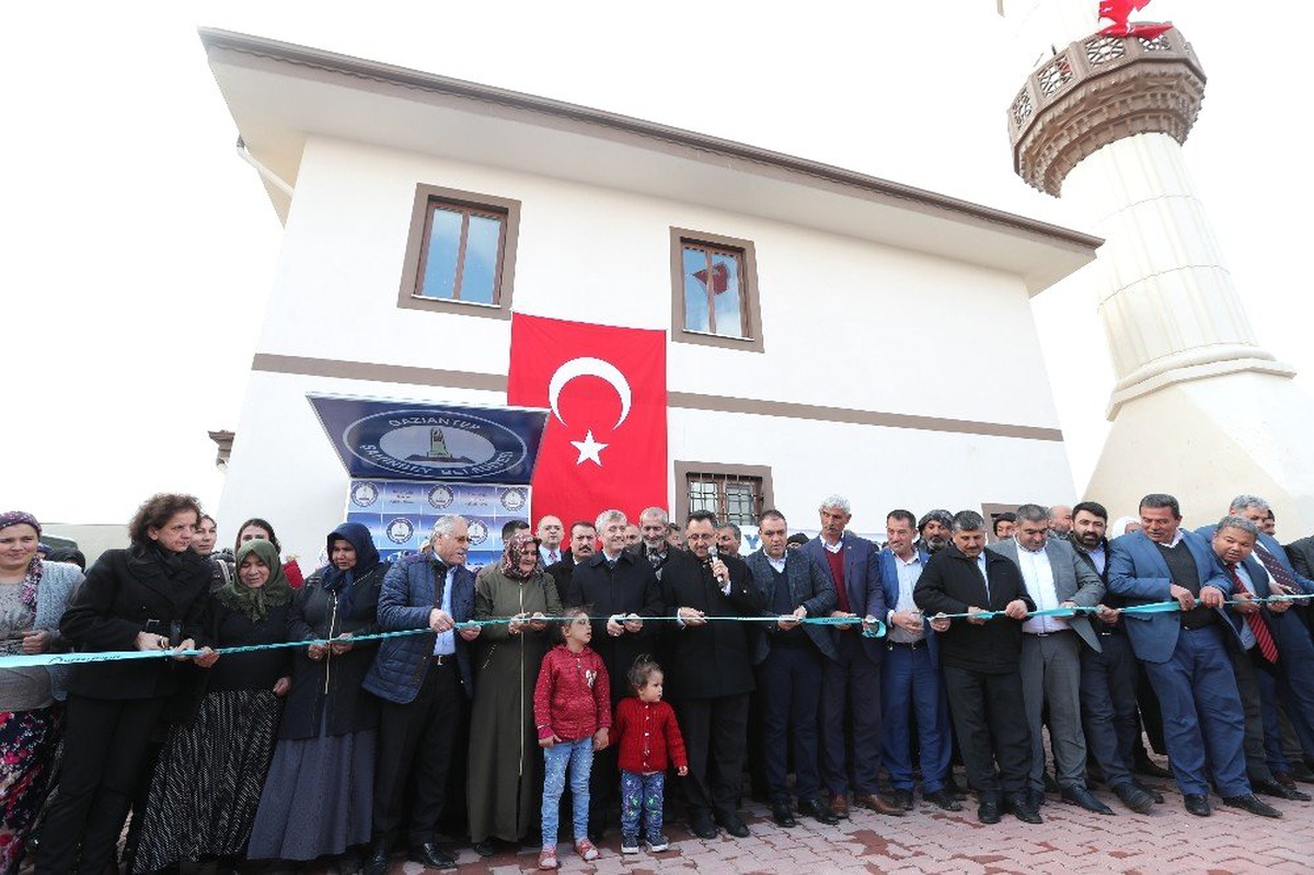 Şahinbey\'de Yeniköy Cami İbadete Açıldı