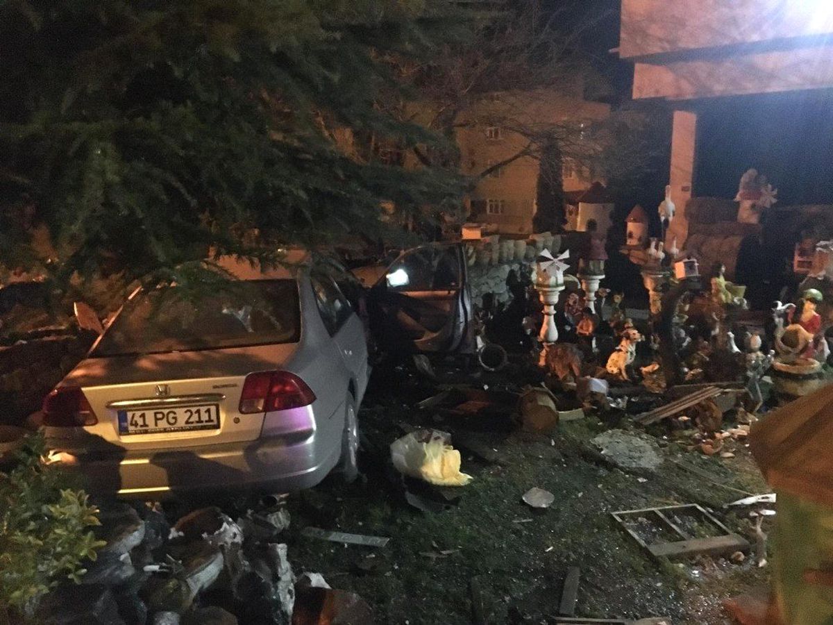 Sakarya\'da Otomobiller Çarpıştı: 6 Yaralı