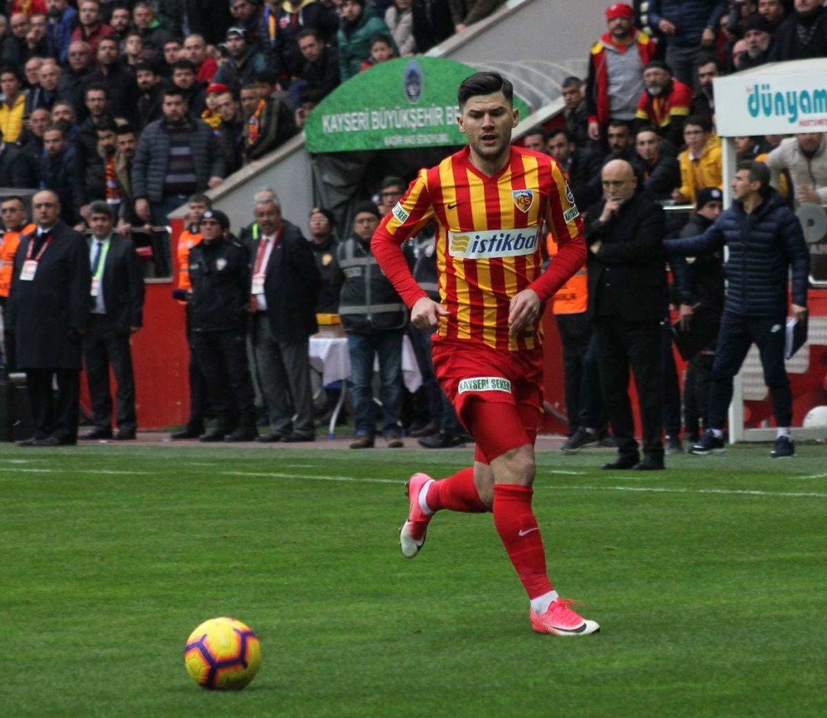 Sapunaru ve Deniz Türüç Sarı Kart Sınırında