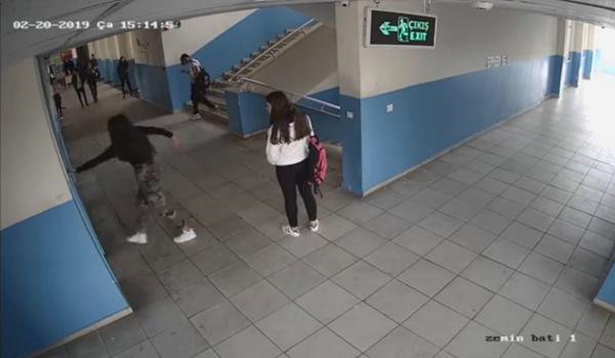 Sınıftaki Dayağın Görüntüleri Ortaya Çıktı