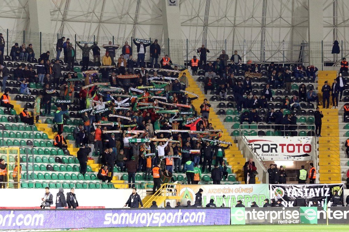 Spor Toto Süper Lig: Akhisarspor: 0 - Aytemiz Alanyaspor: 0 (İlk Yarı)