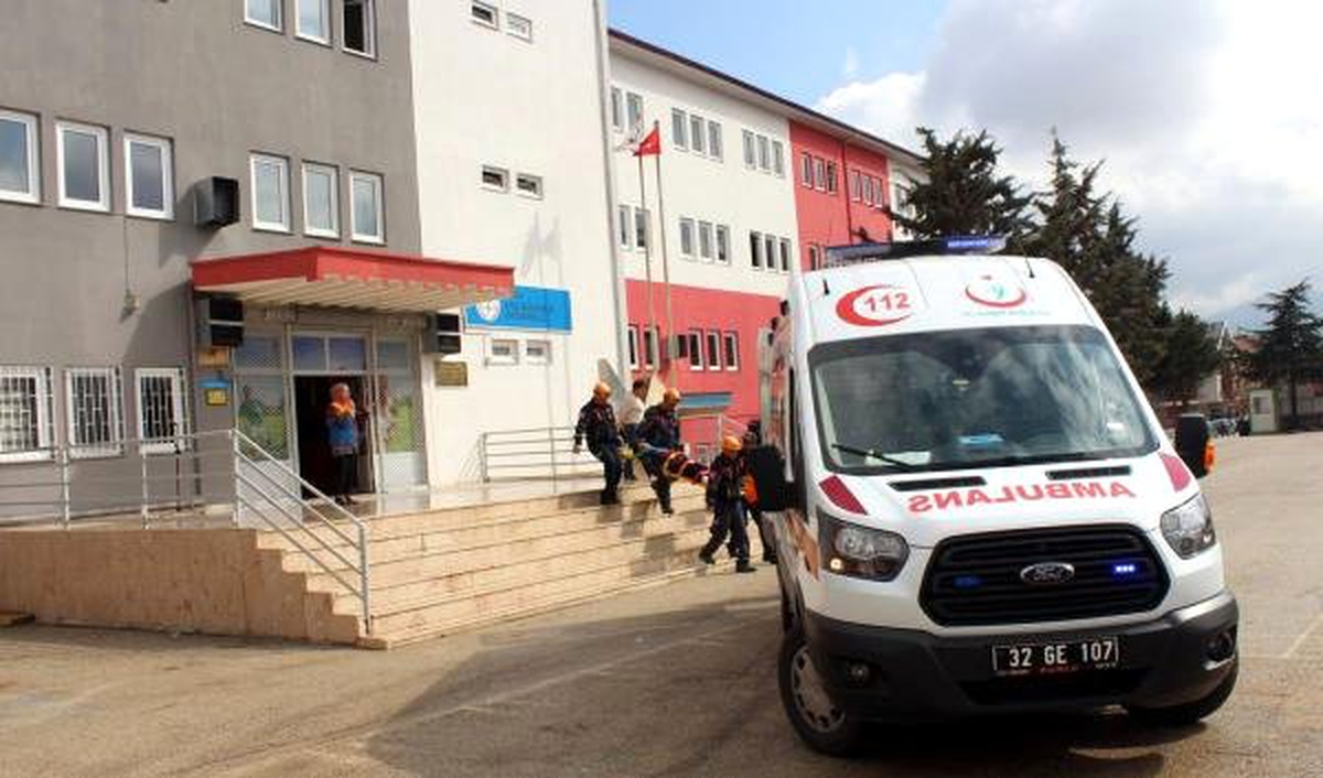 Tatbikatta Afad Görevlisi, Halatın Kopması Sonucu Düşüp Yaralandı