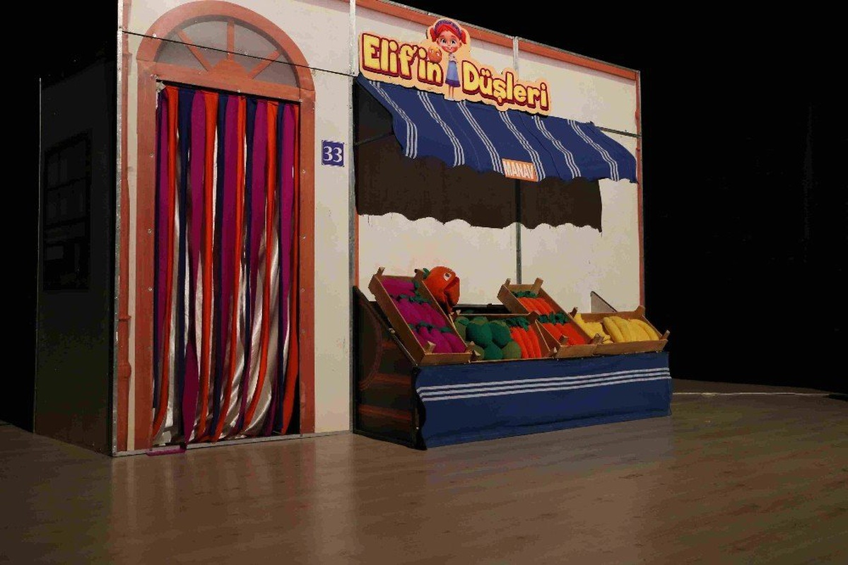 Varto\'da "Elif\'in Düşleri" Oyunu Sahnelendi