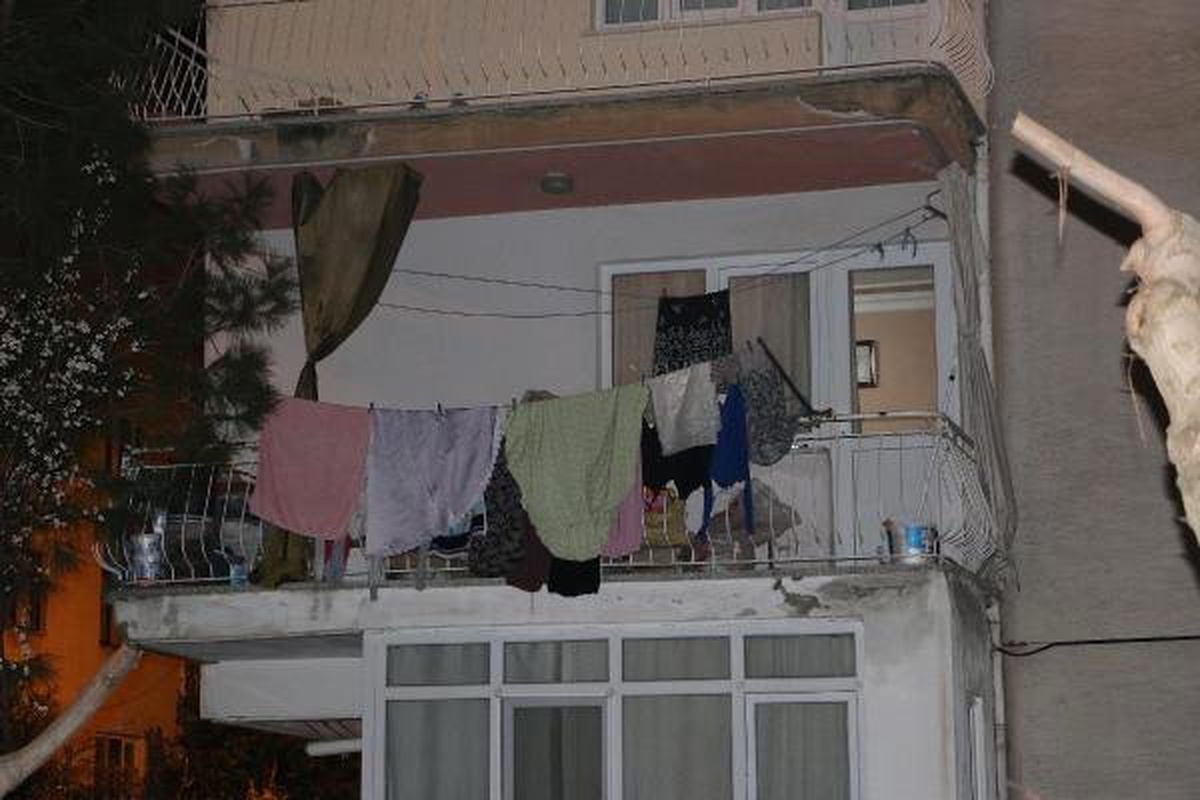13 Yaşındaki Çocuk Tabancayla Oynarken Ablasını Vurdu