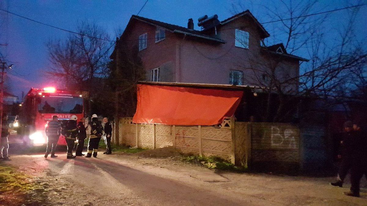 Alevleri Yangın Tüpüyle Söndürdü