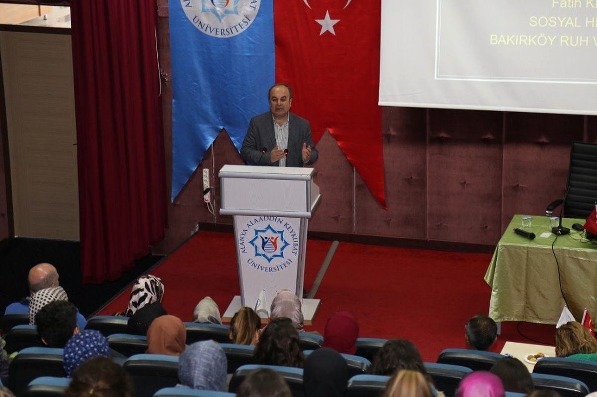 Alkü\'de Dünya Kadınlar Semineri