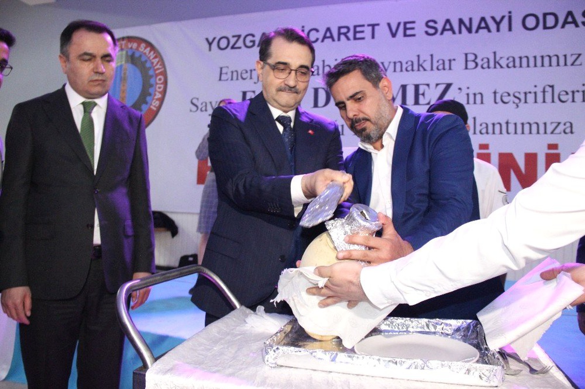 Bakan Dönmez, "Güneş Santralleri ile Yeni Düzenlemeyi Hayata Geçireceğiz"