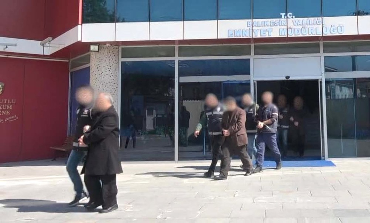Balıkesir\'de Fetö Operasyonu: 57 Gözaltı