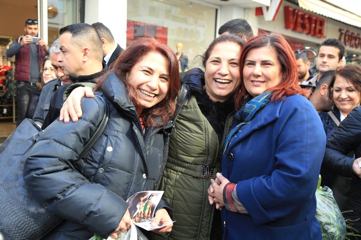 Başkan Çerçioğlu, Salı Pazarı\'nı Ziyaret Etti