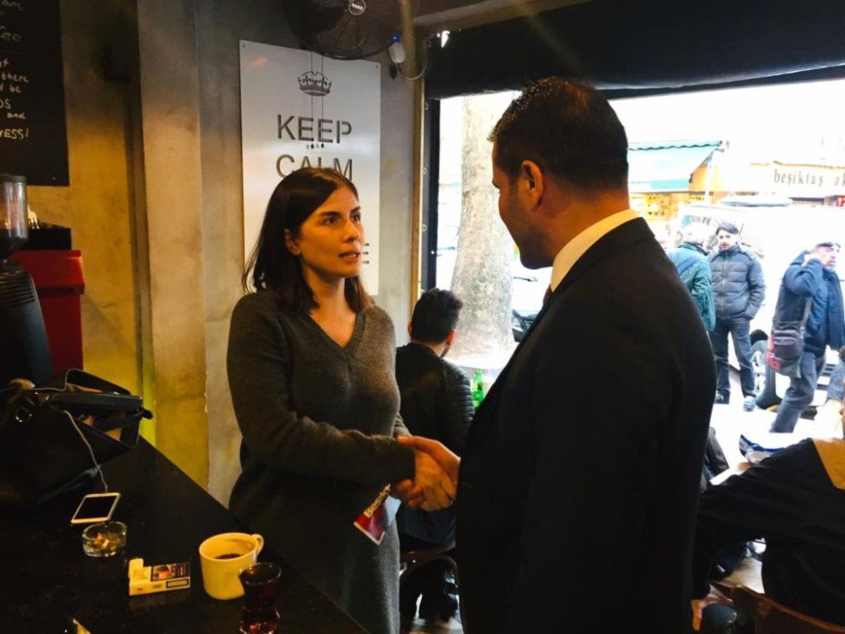 Beşiktaş\'ta Esnaf Başkan Adayı Toper\'e Dert Yandı : "Hem Oy Verdik Hem de Rezil Olduk"