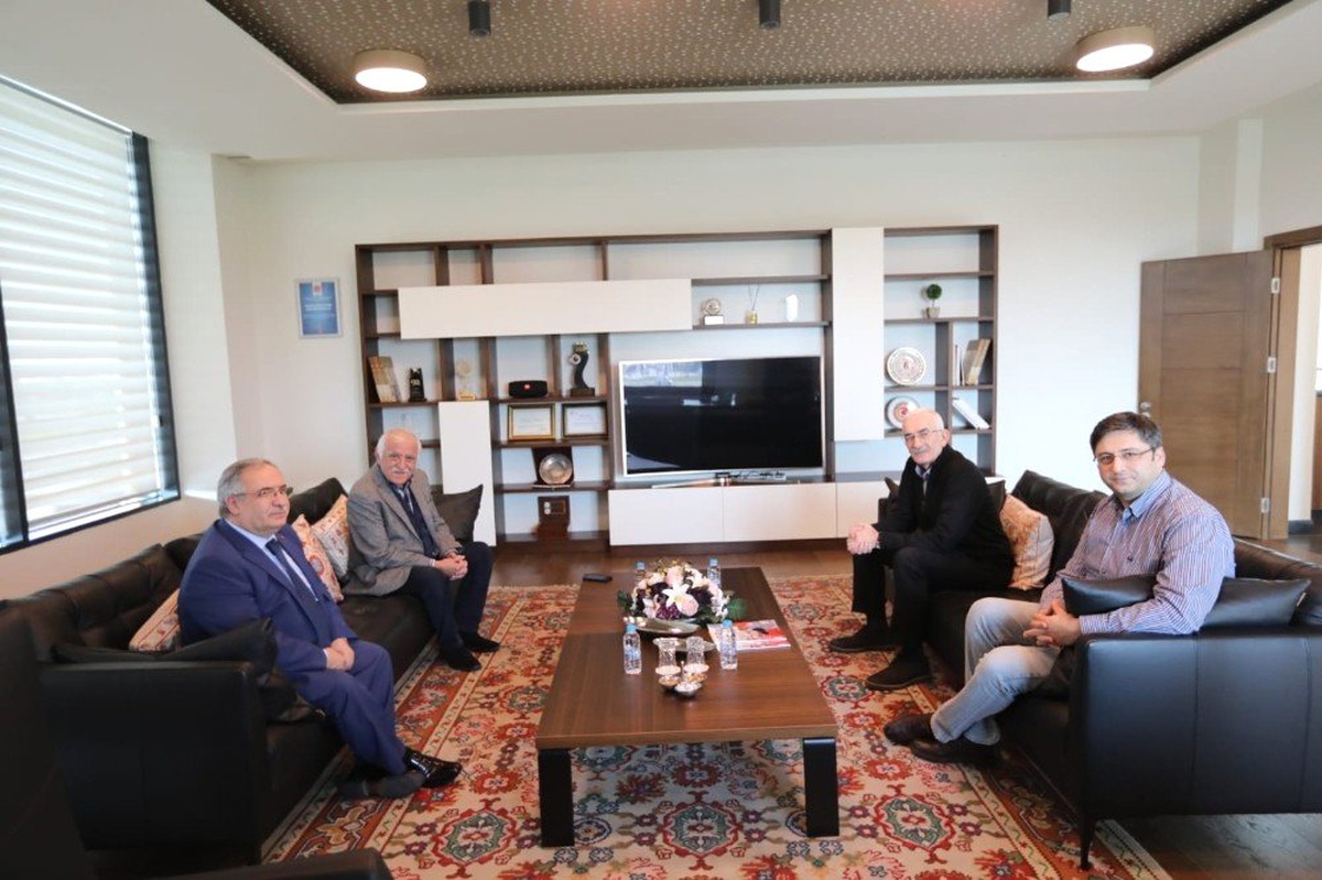 Çağrı Merkezini Ziyaret Eden Vali Nayır ile Vatandaş Arasında İlginç Diyalog