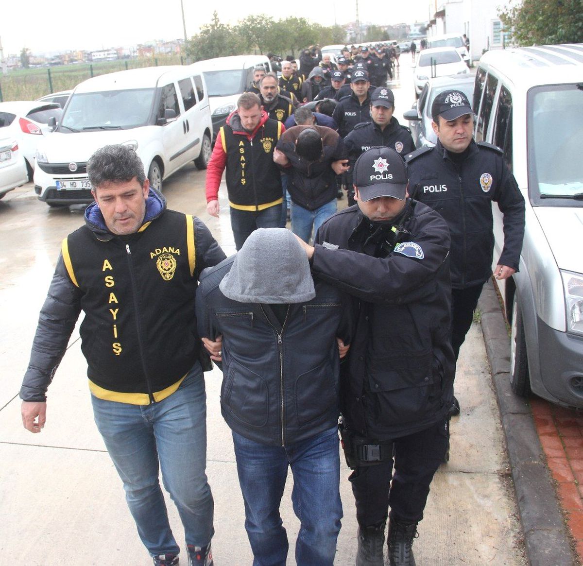 Çete Lideri Çaldığı Kimlikle Kalp Ameliyatı Oldu, Sevgilisini Bile Dolandırdı