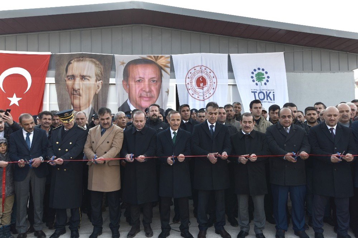 Cumhurbaşkanı Erdoğan, Ahlat Polis Güvenlik Noktası\'nın Açılışını Gerçekleştirdi