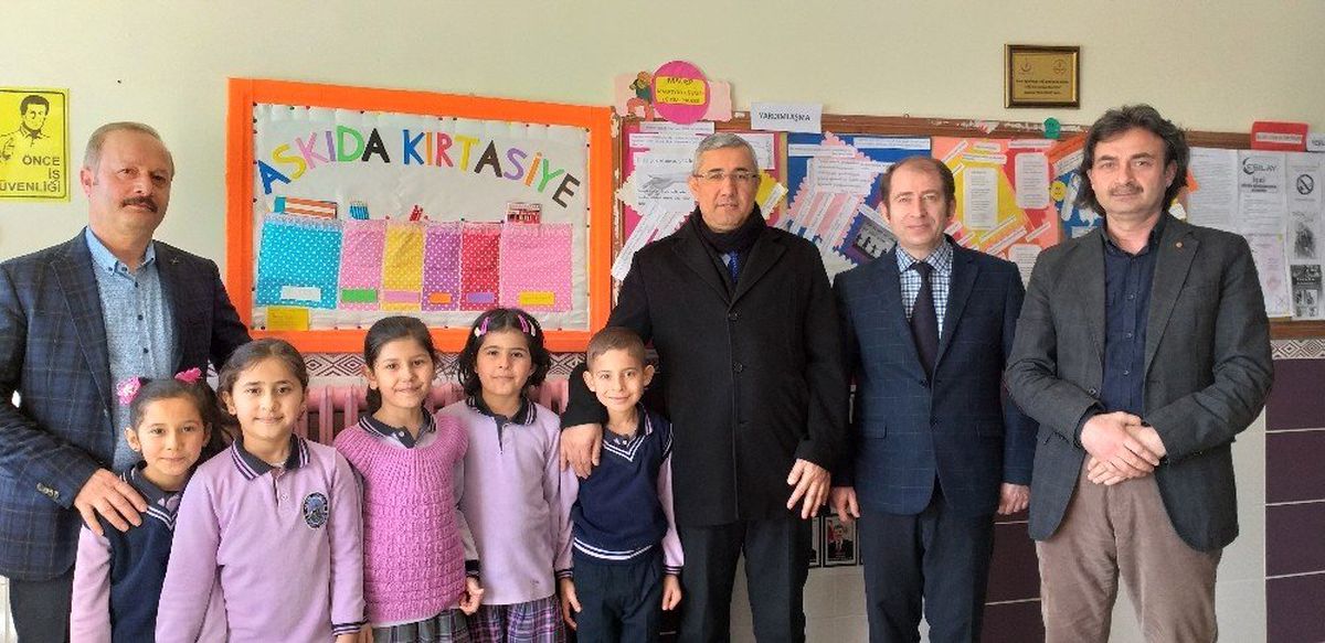 Darende\'de Askıda Kırtasiye Projesi