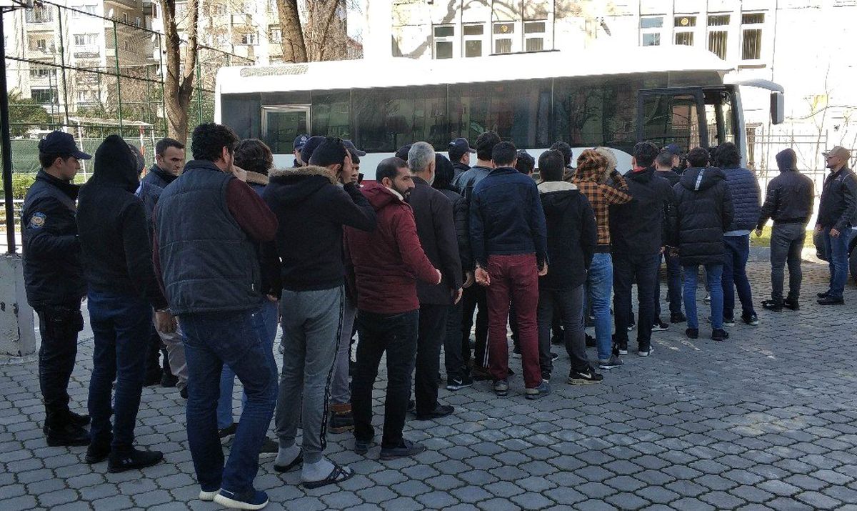 Deaş\'tan Adliyeye Sevk Edilen 24 Şüphelinin Gözaltı Süresi Uzatıldı