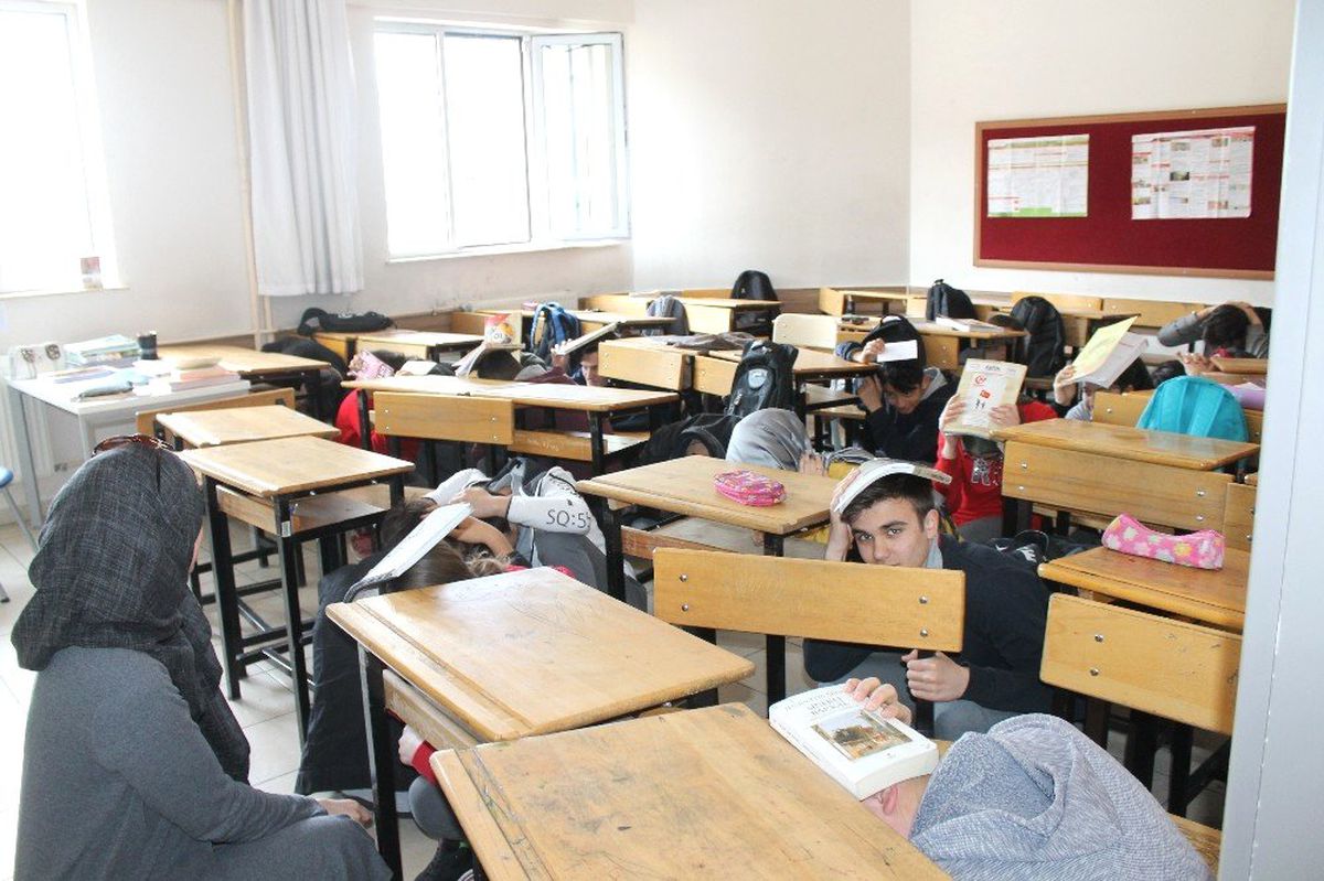 Deprem Tatbikatı Gerçeğini Aratmadı