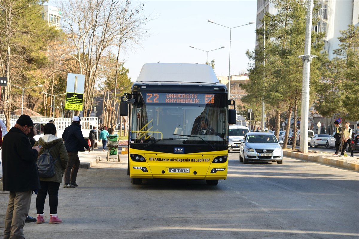 Diyarbakır Büyükşehir Belediyesinden Kırsal Mahallelere Ulaşım Hizmeti