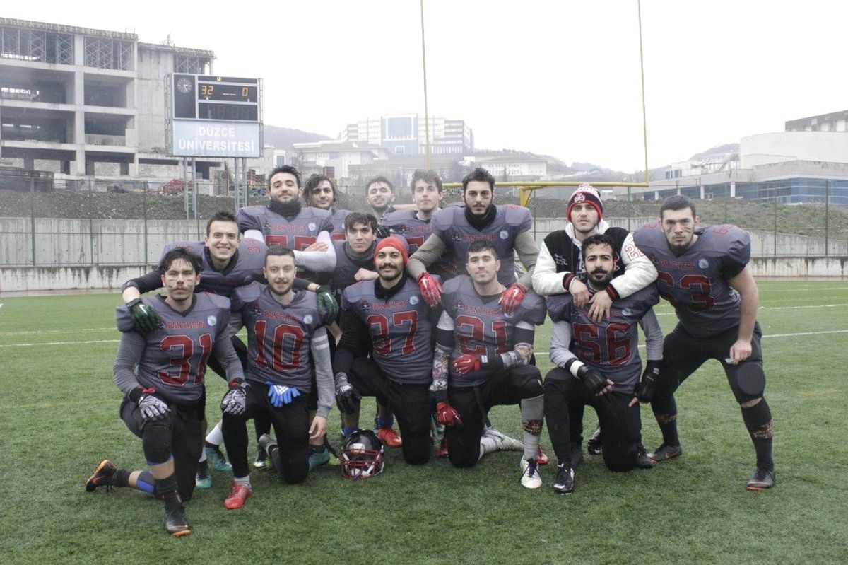 Düzce Üniversitesi Çeyrek Finalde