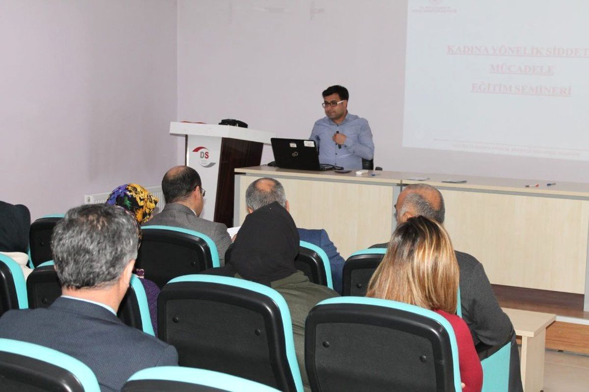 Elazığ\'da "Kadına Yönelik Şiddetle Mücadele" Semineri