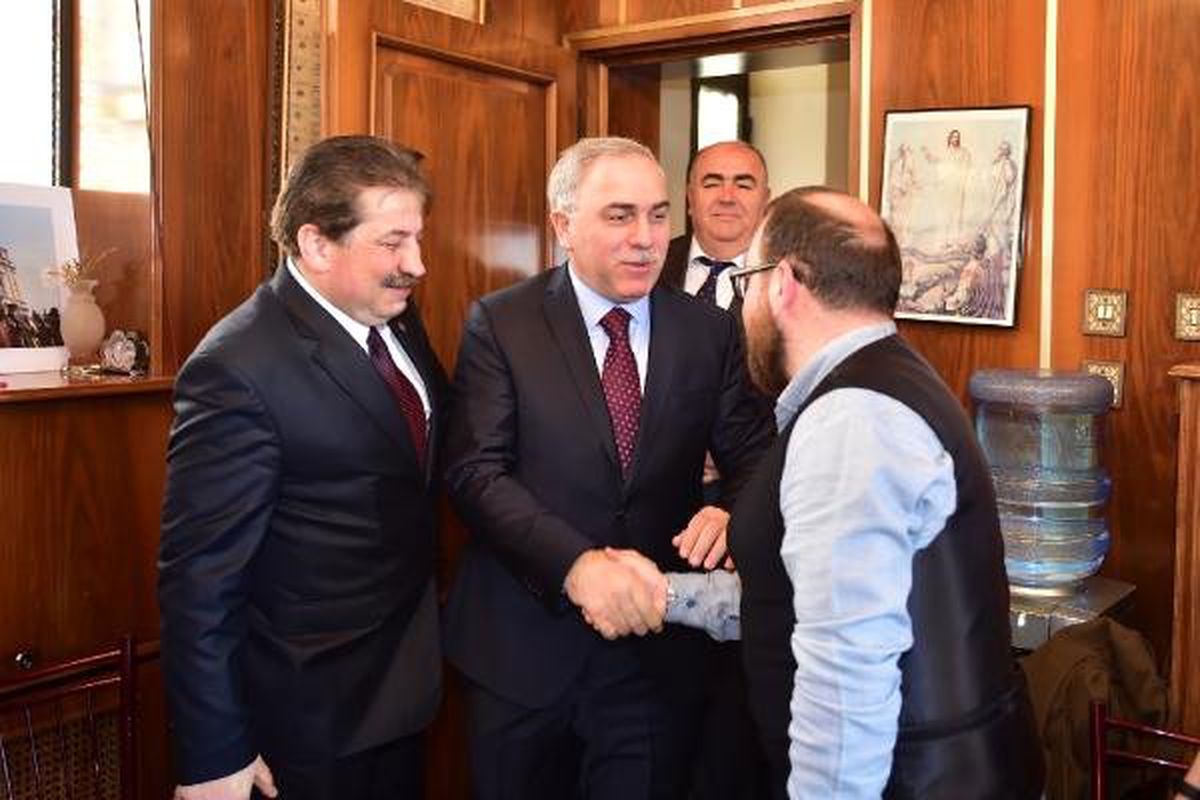 Fatih Belediye Başkan Adayı Ergün Turan, Sahakyan Nunyan Ermeni Kilisesi\'ni Ziyaret Etti