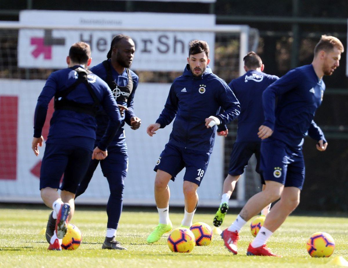 Fenerbahçe\'de M. Başakşehir Maçı Hazırlıkları Sürüyor
