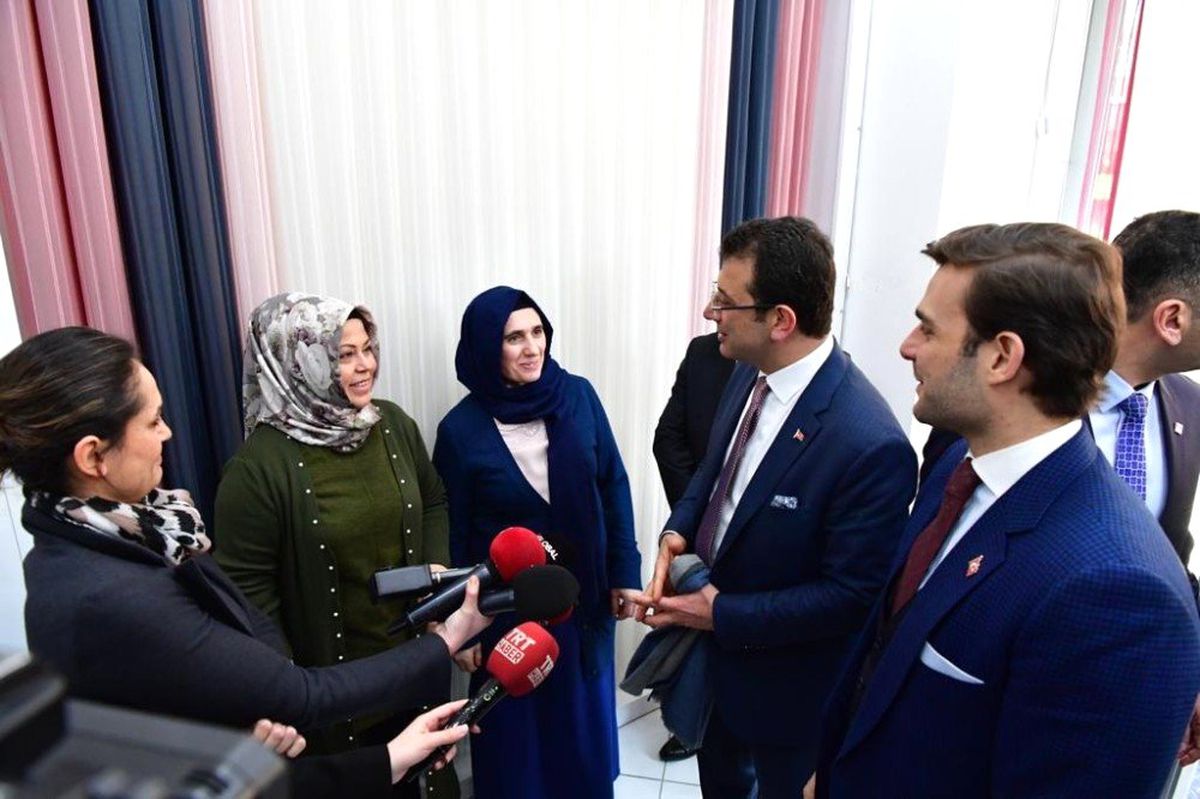 İmamoğlu\'ndan Kağıthane\'de Sürpriz Ev Ziyareti