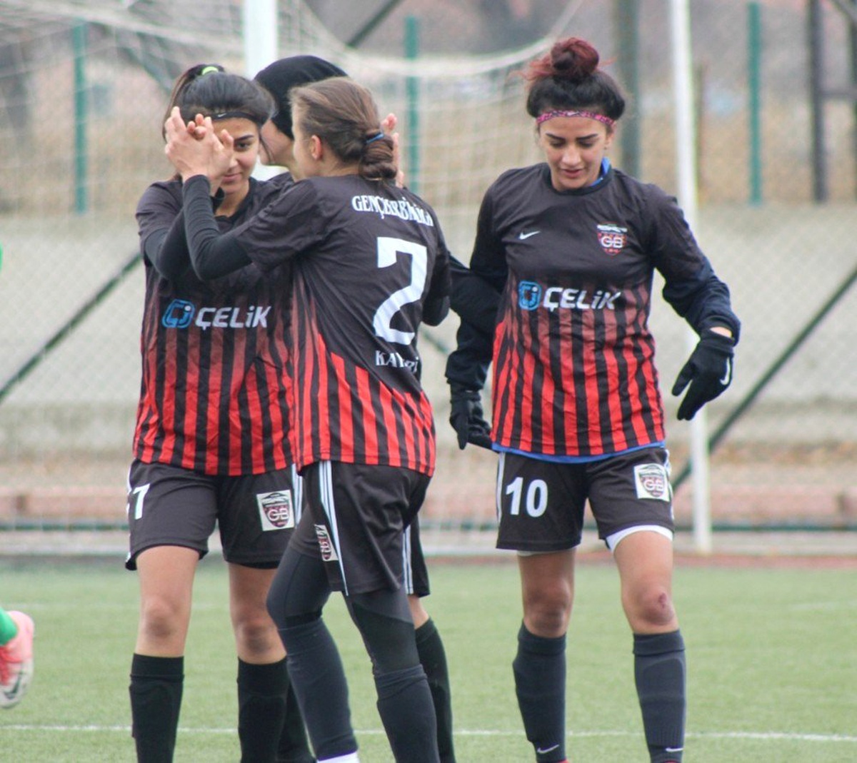 Kadınlar 3. Futbol Ligi 9. Grup\'ta Son Maçlar Oynanacak