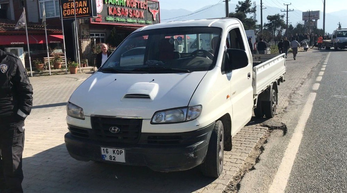 Kamyonet Motosiklete Çarptı