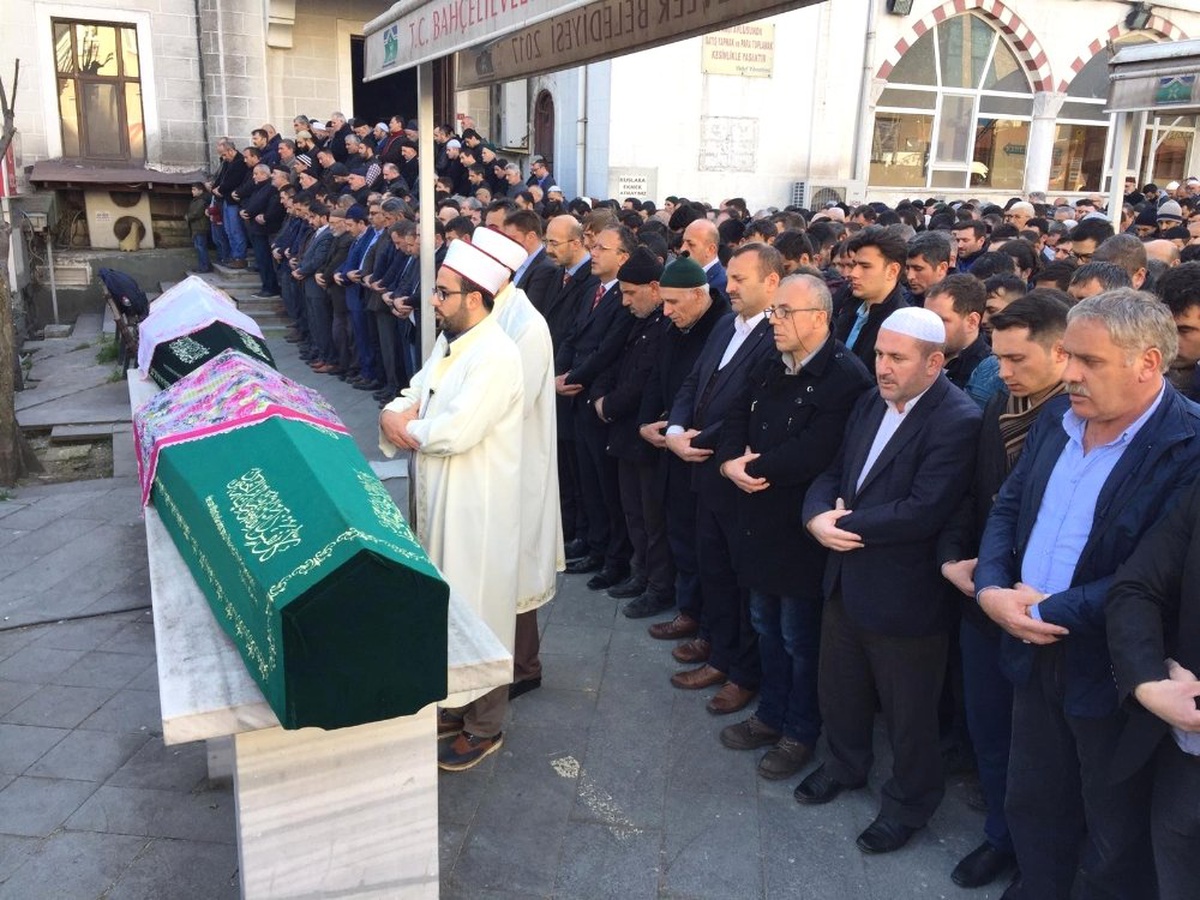 Katledilen Anne ve Kızı Son Yolculuğuna Uğurlandı
