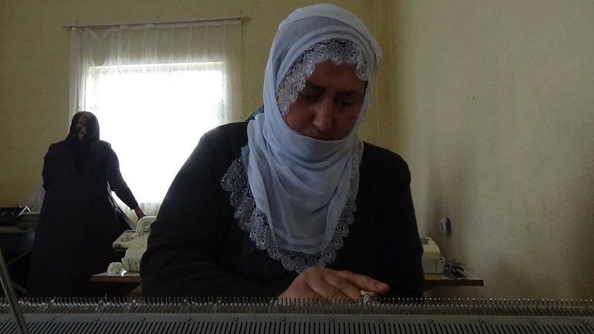 Kursiyerler Hem Çeyiz Hazırlıyor Hem de Para Kazanıyor