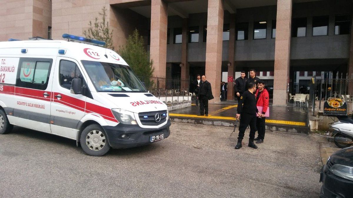 Mahkeme Çıkışı Kavga: 2 Yaralı